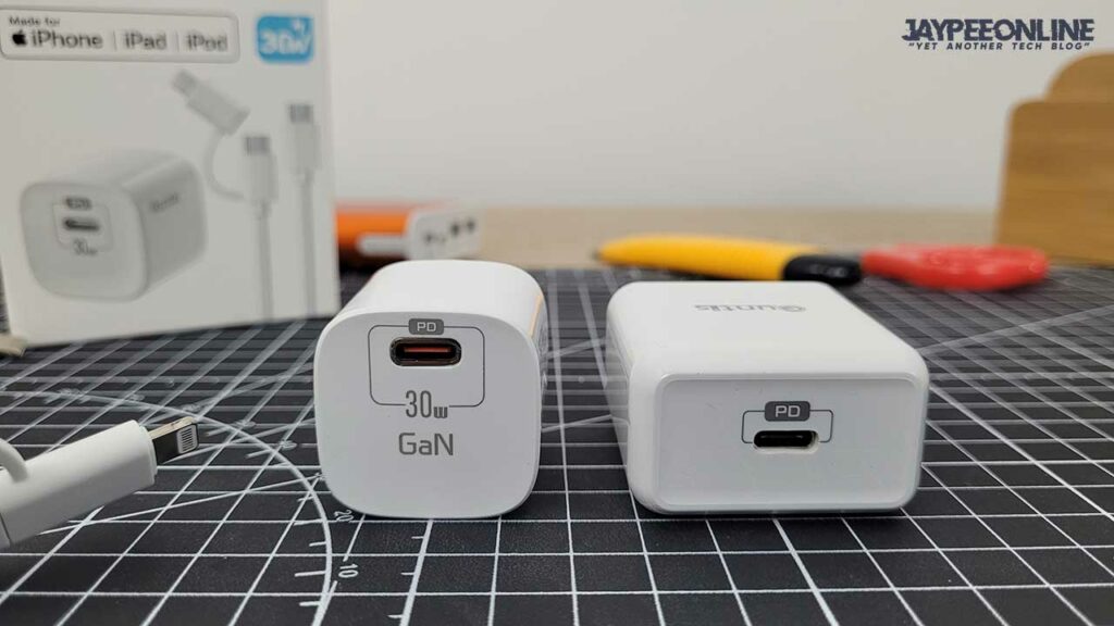 Quntis 30W PD Fast Charger with GaN Technology Size Comparison