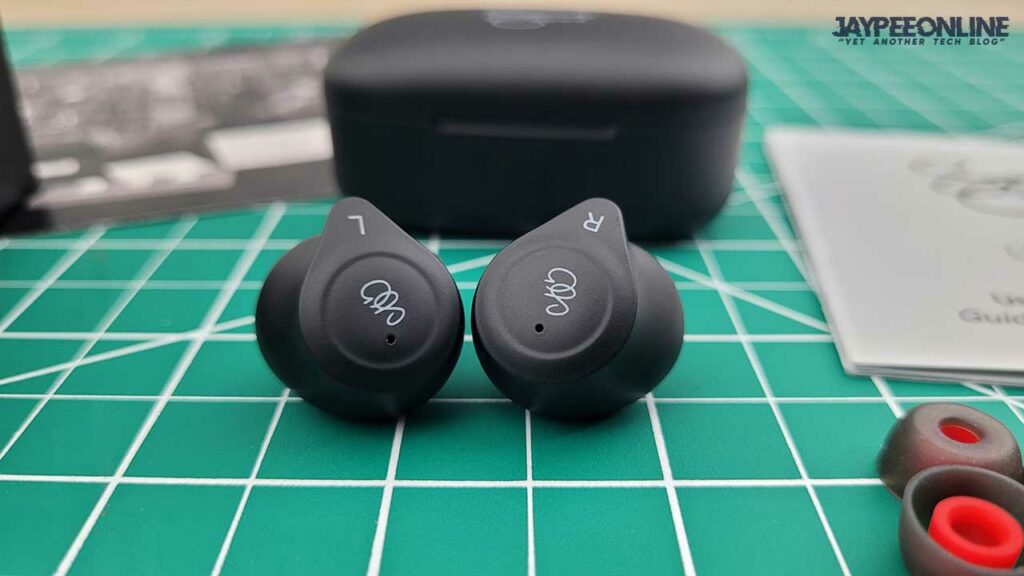 Sounds Good Ultimate V6 Wireless Earbuds Side by Side